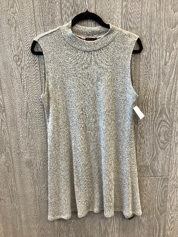 Top Sleeveless By Clothes Mentor In Grey, Size: 2x